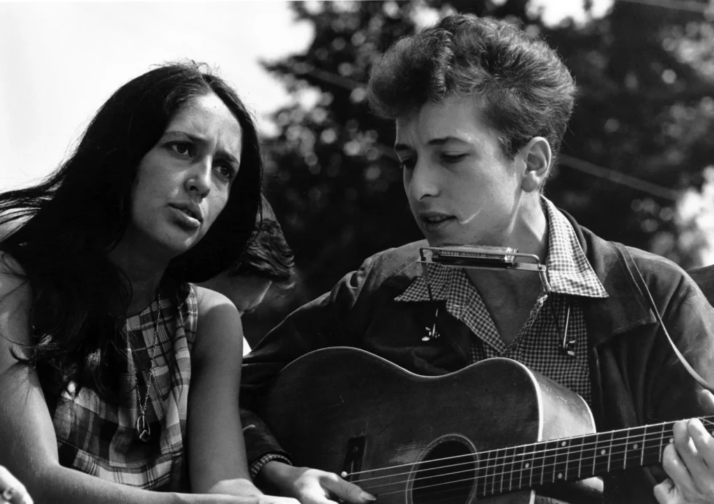 Joan-Baez-Bob-Dylan-Washington-August-28-1963
