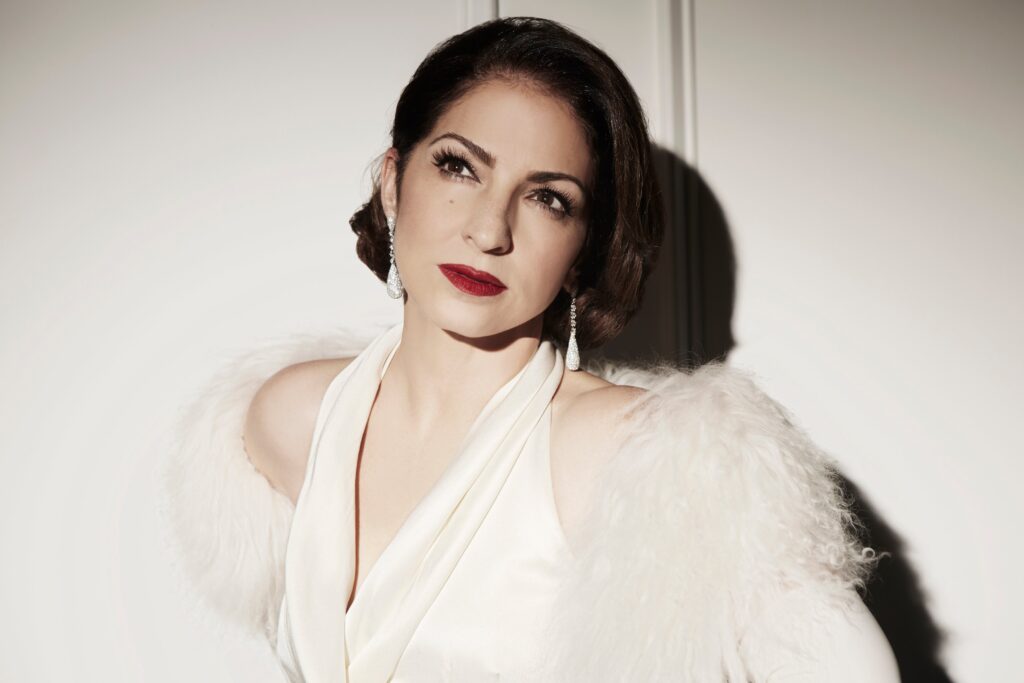 Gloria-Estefan-2