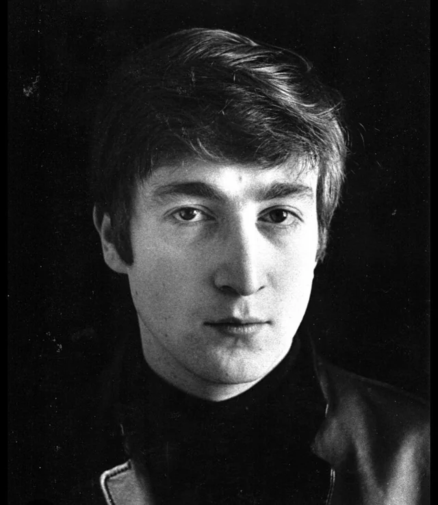 john-lennon-in-the-beatles-during-the-1960s-age-20-29-v0-tusby2qiaoz91